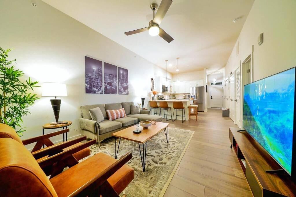 New Stylish Getaway- 5 Mil To Uptown/3 Smart Tvs! Apartment Charlotte Exterior foto